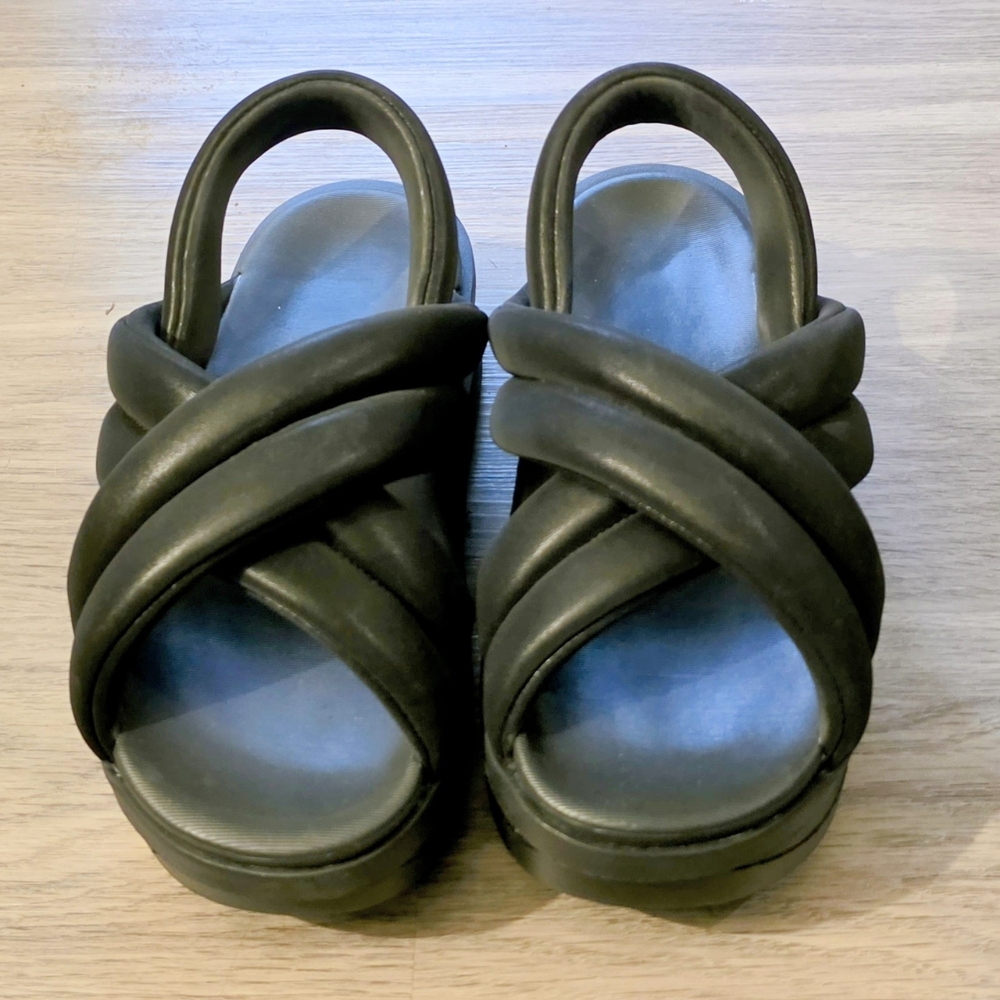 Nike Air Max Isla Sandals